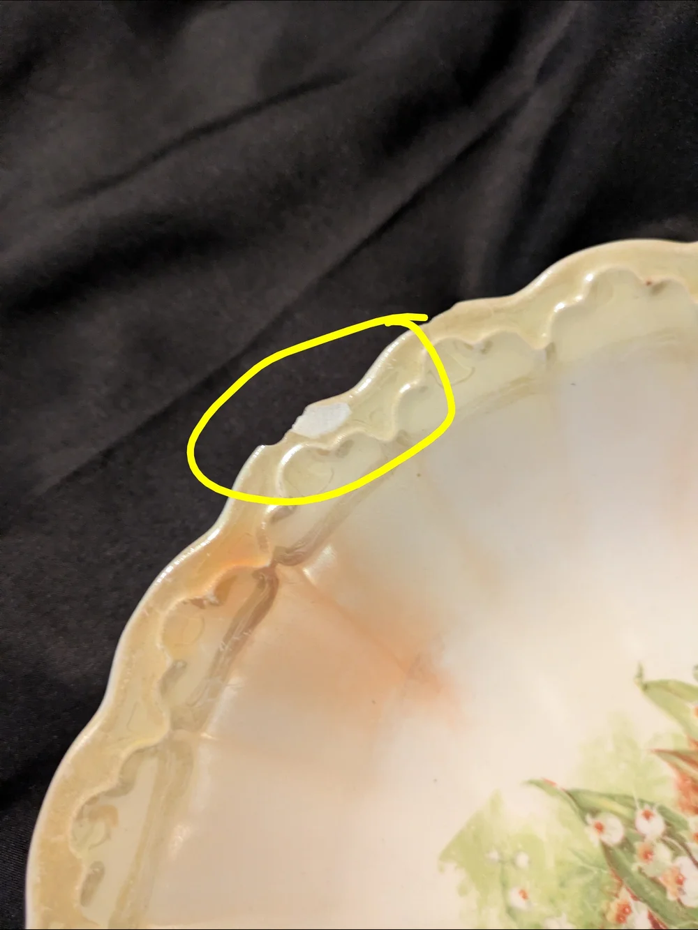 None scalloped ceramic